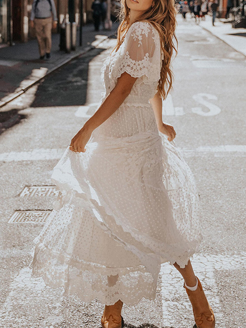 Clara | Robe Midi Élégante en Dentelle